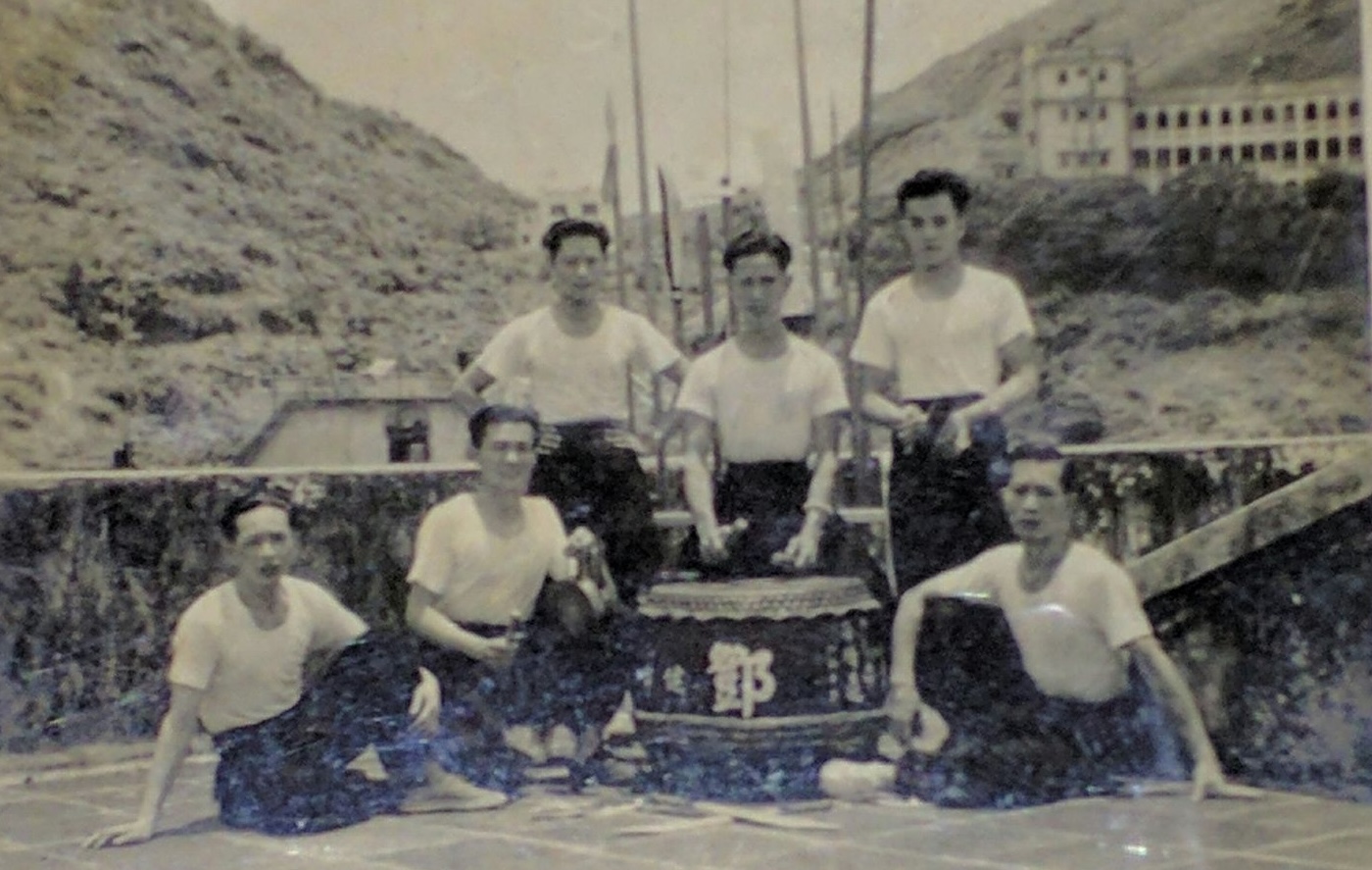 Yuen ling Sit Right, Ho Lap Tin Sit Left copy